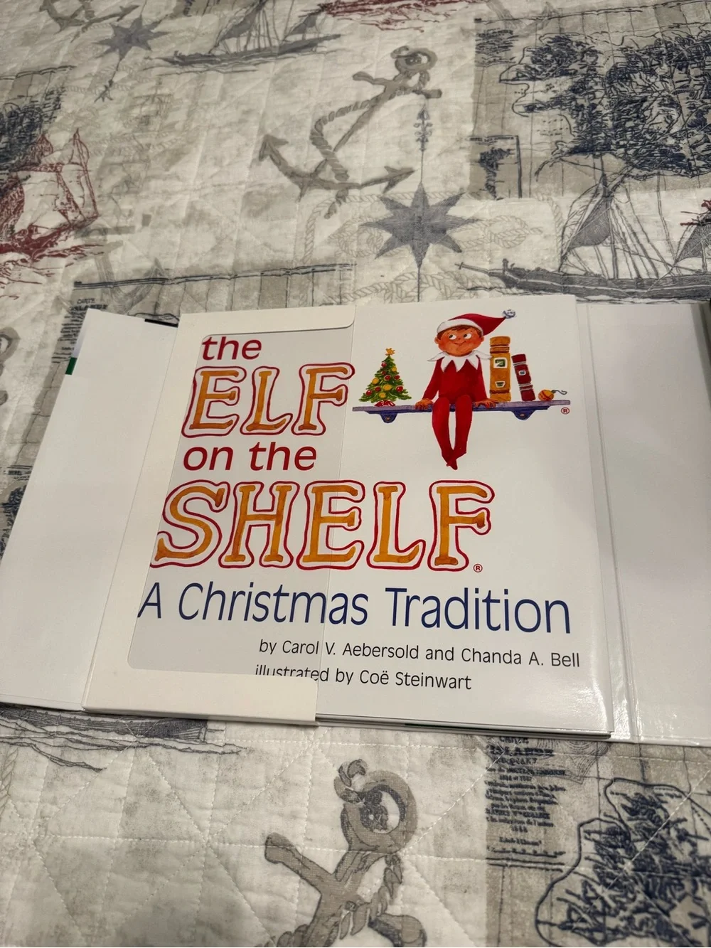 The Elf on the Shelf A Christmas Tradition - White/Red
